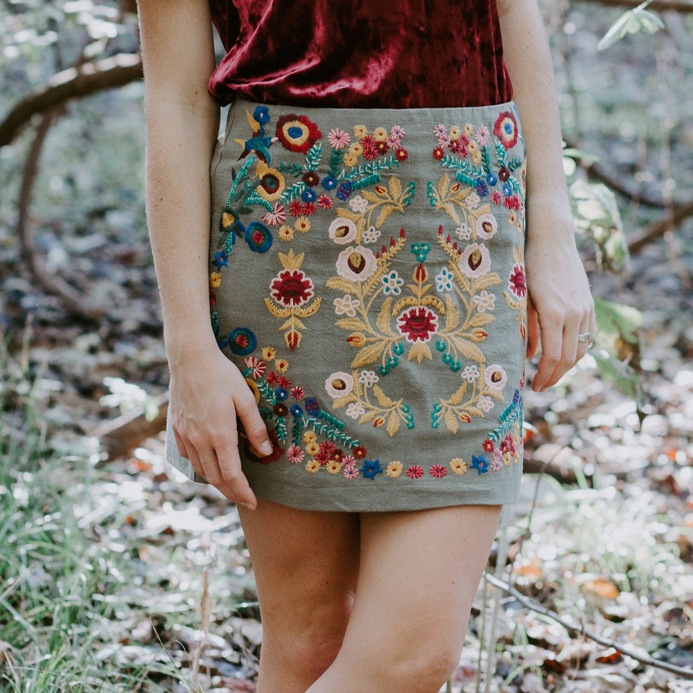 ‼️ALTARD STATE EMBROIDERED SKIRT‼️